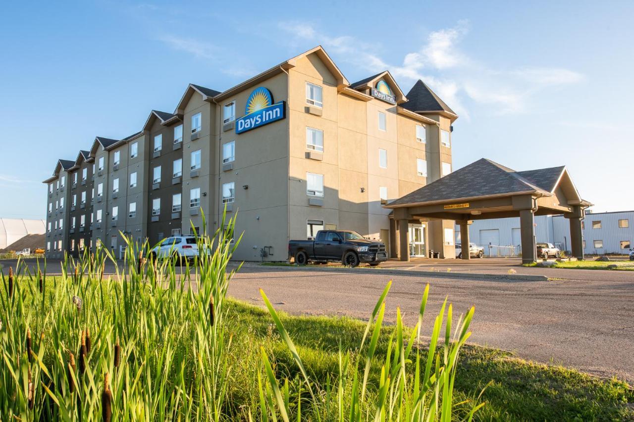 Days Inn By Wyndham Bonnyville Екстер'єр фото