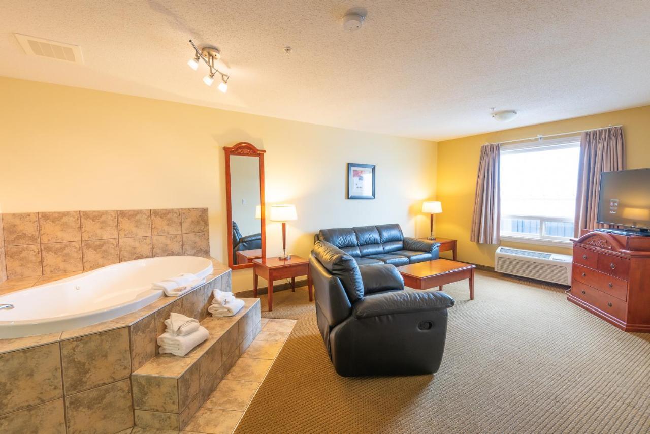 Days Inn By Wyndham Bonnyville Екстер'єр фото