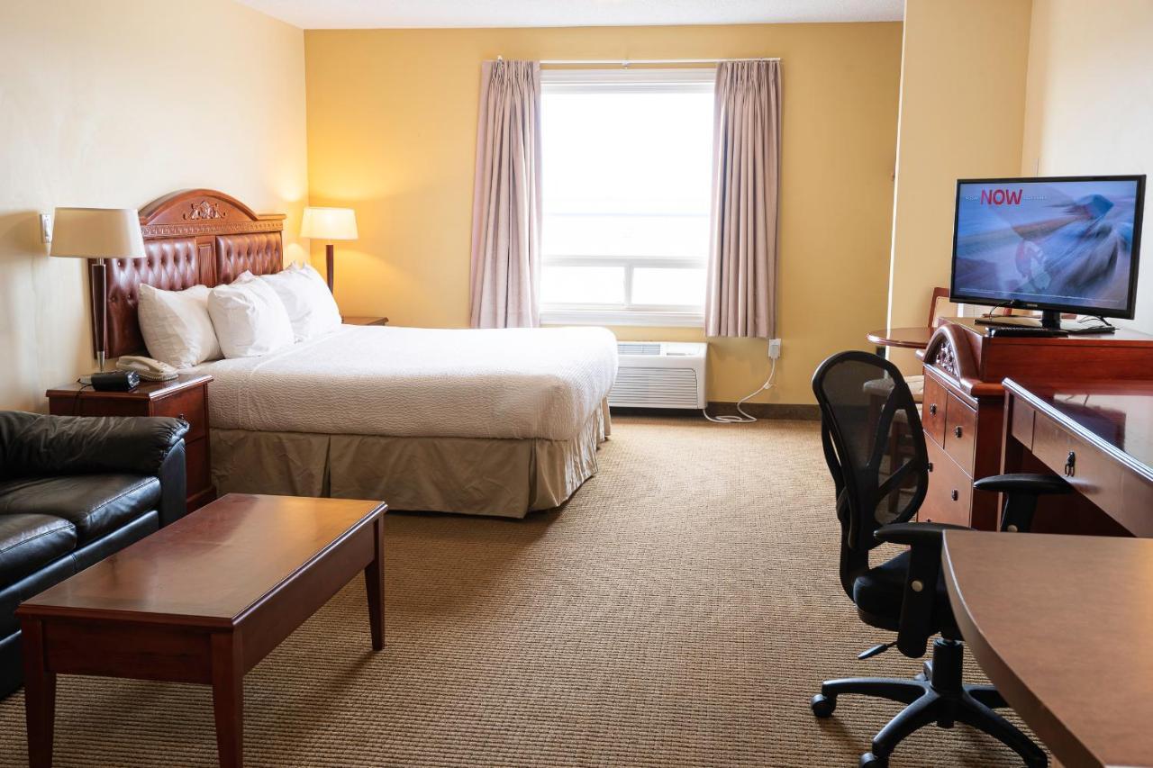 Days Inn By Wyndham Bonnyville Екстер'єр фото