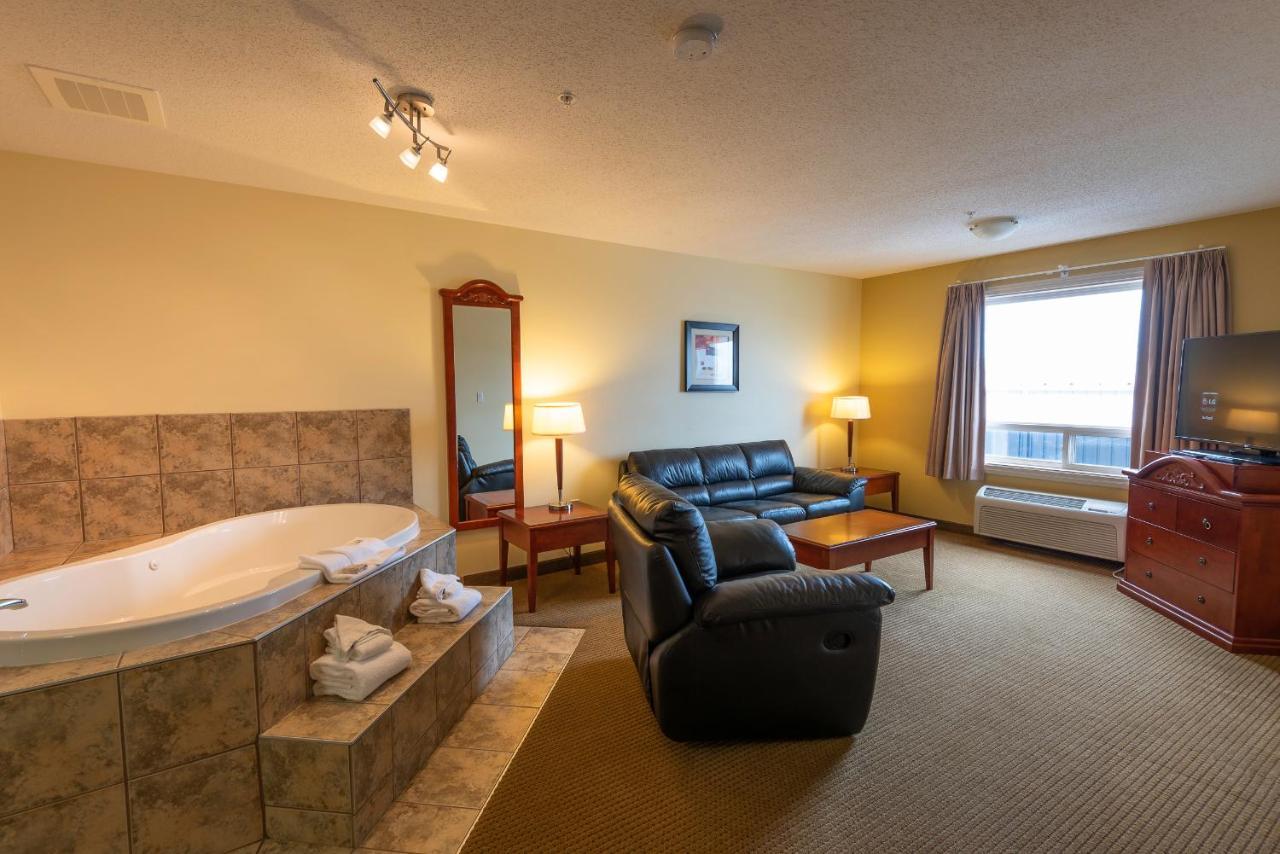 Days Inn By Wyndham Bonnyville Екстер'єр фото
