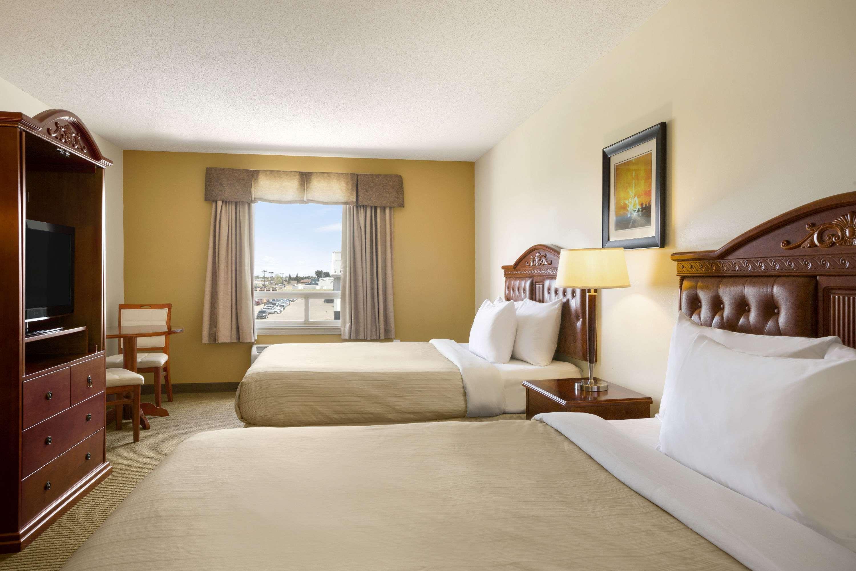Days Inn By Wyndham Bonnyville Екстер'єр фото