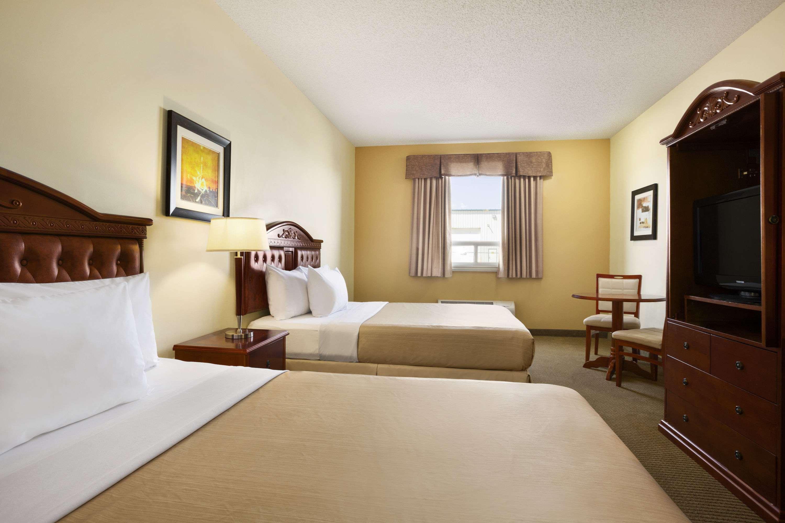 Days Inn By Wyndham Bonnyville Екстер'єр фото