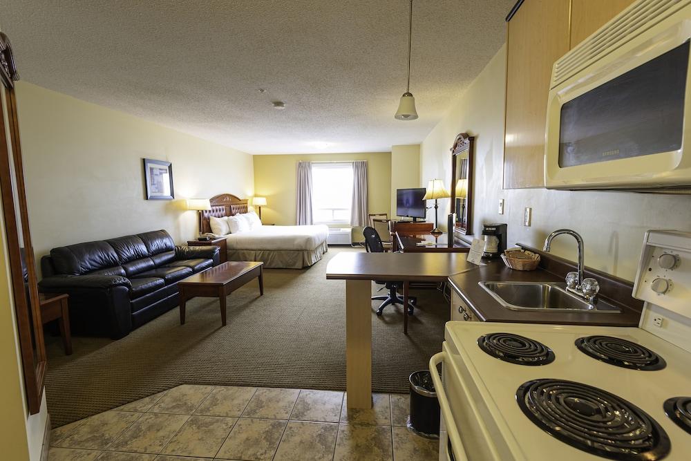 Days Inn By Wyndham Bonnyville Екстер'єр фото